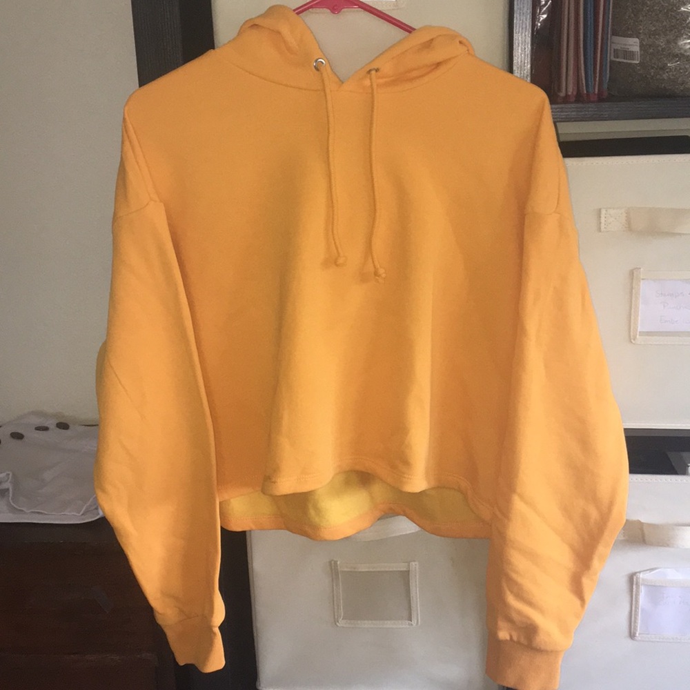 Cropped hoodie